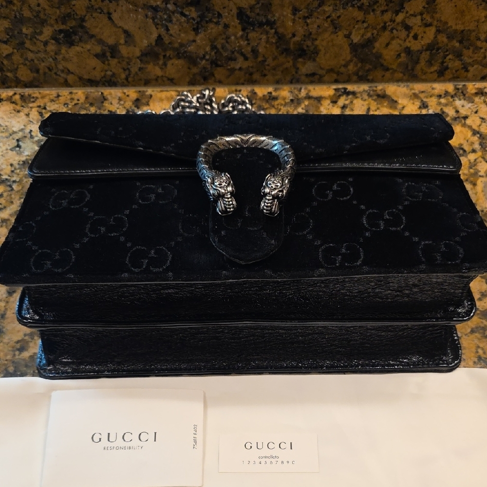 Absolutely Beautiful & Very Elegant  Gucci Dionysus GG Velvet Shoulder Bag. - Picture 3 of 16